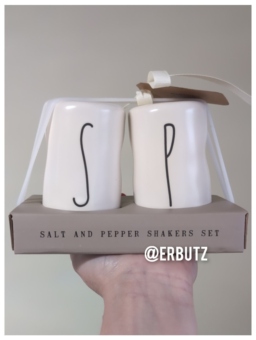 Rae Dunn Classic Salt & Pepper Shakers Set, Kitchen Basics 🧂